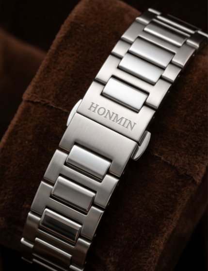 HONMIN Silver Textured Dial Stainless Steel Watch